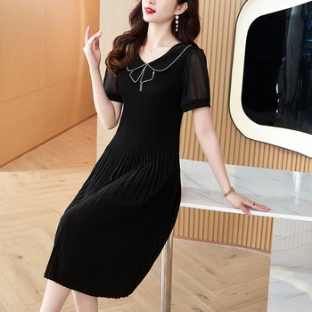 2023 Ново модно черна коприна на роклята Дамски годишна елегантна Корейската версия на свободно намаляване на Ежедневното премяна Vestidos